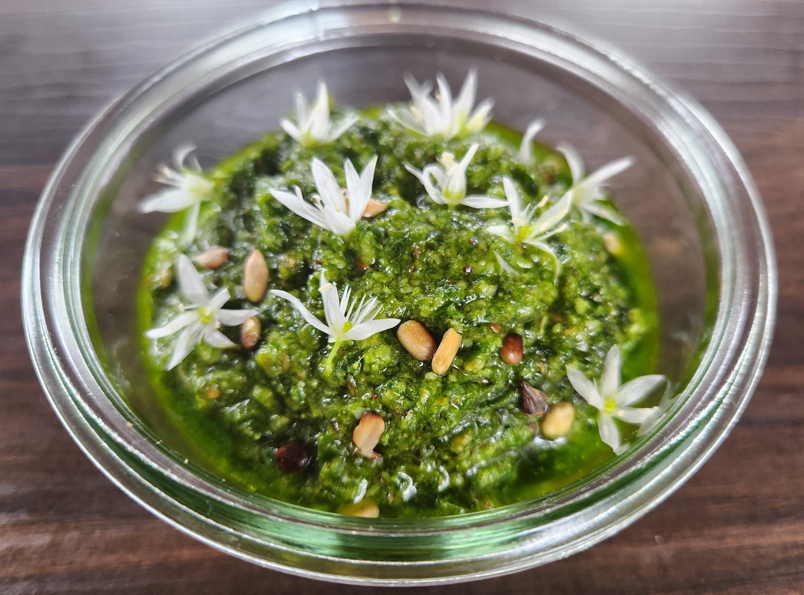 time2care - Wild garlic basil pesto